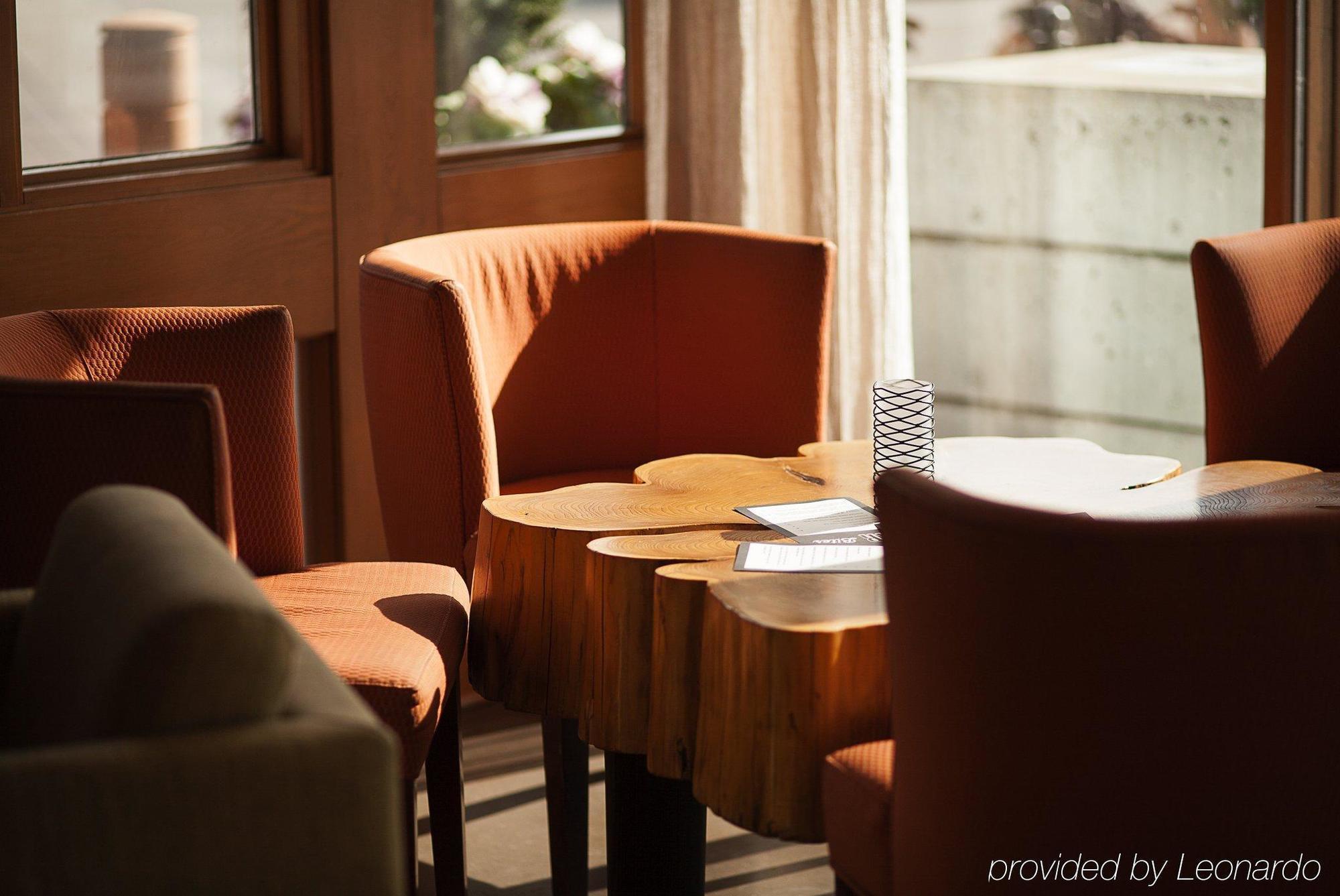 Woodmark & Still Hotel Kirkland